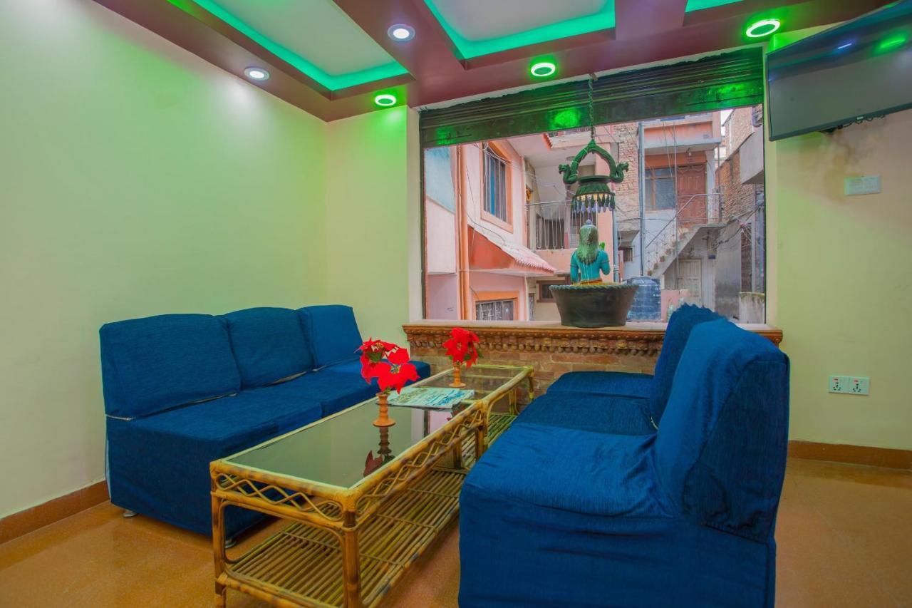 Oyo Hotel Antique Kutty Kathmandu Exterior photo